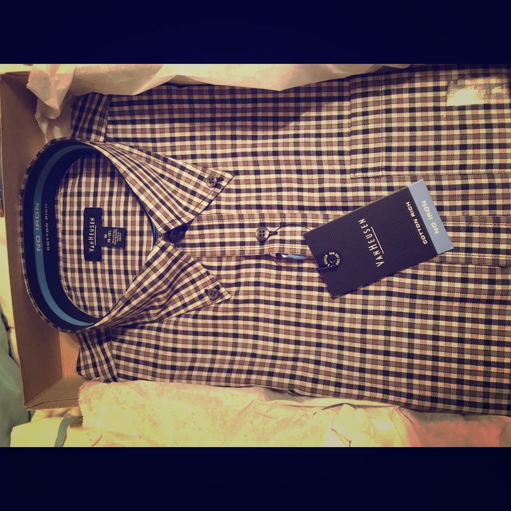 Men's dress shirt (no iron) - never been worn